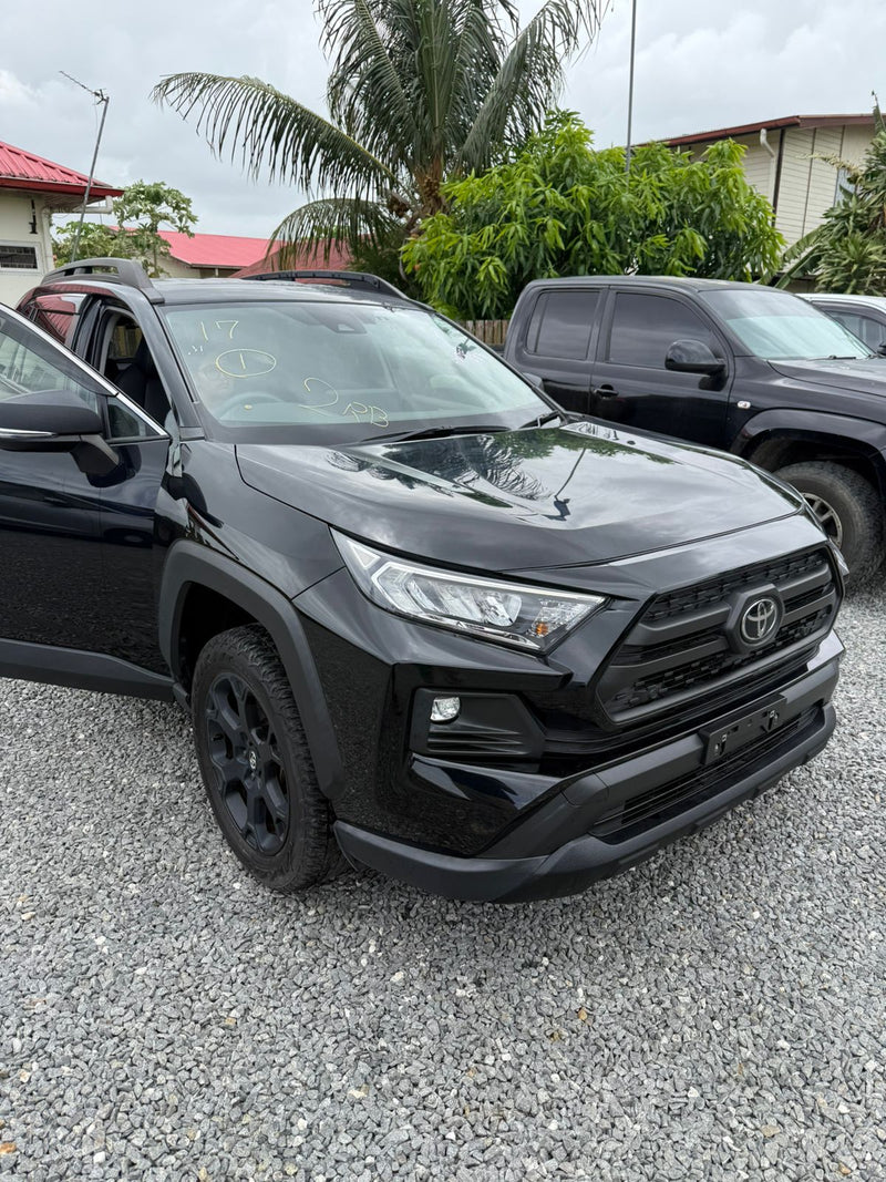 TOYOTA RAV4 OFF-ROAD ADVENTURE EDITION