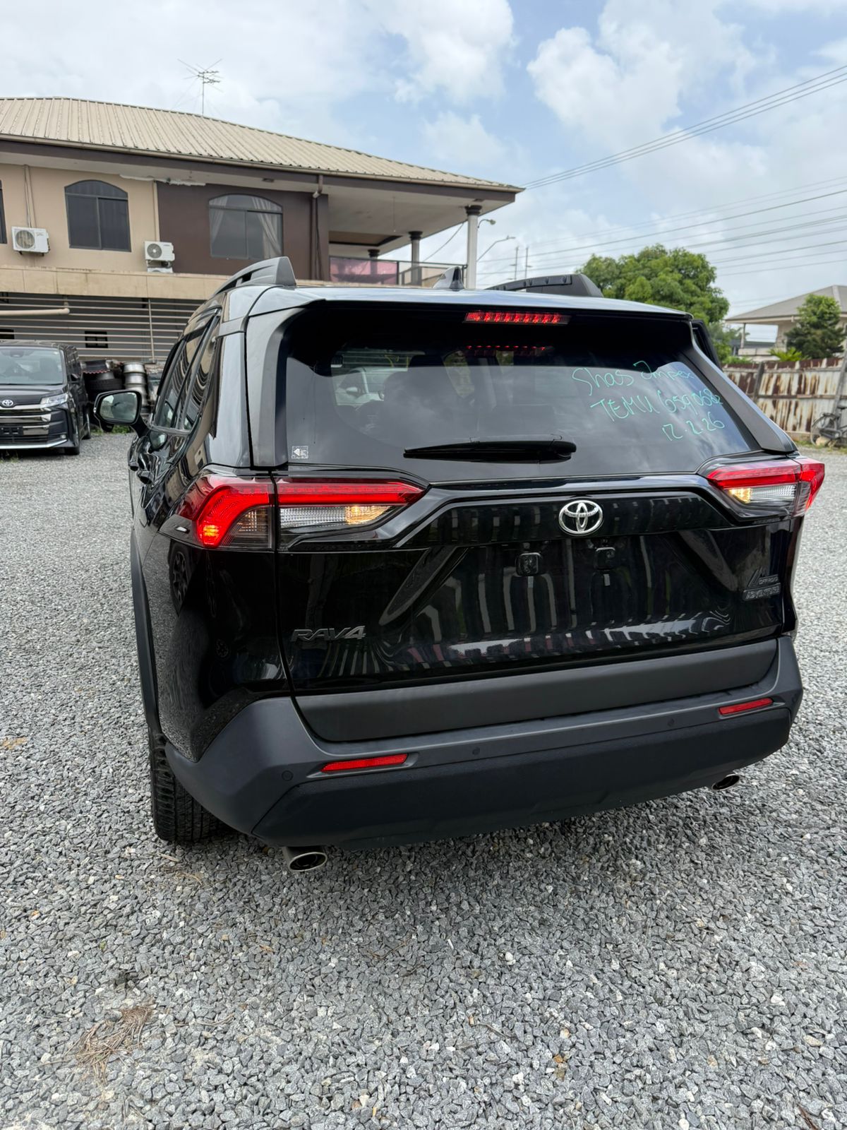 TOYOTA RAV4 OFF-ROAD ADVENTURE EDITION