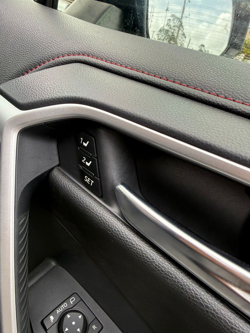 TOYOTA RAV4 OFF-ROAD ADVENTURE EDITION