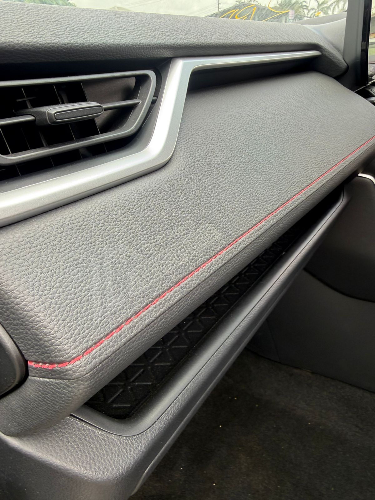 TOYOTA RAV4 OFF-ROAD ADVENTURE EDITION